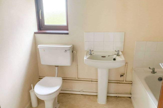 Flat 278 Lyde Road, Yeovil, BA21 5PN 10