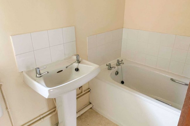 Flat 278 Lyde Road, Yeovil, BA21 5PN 10