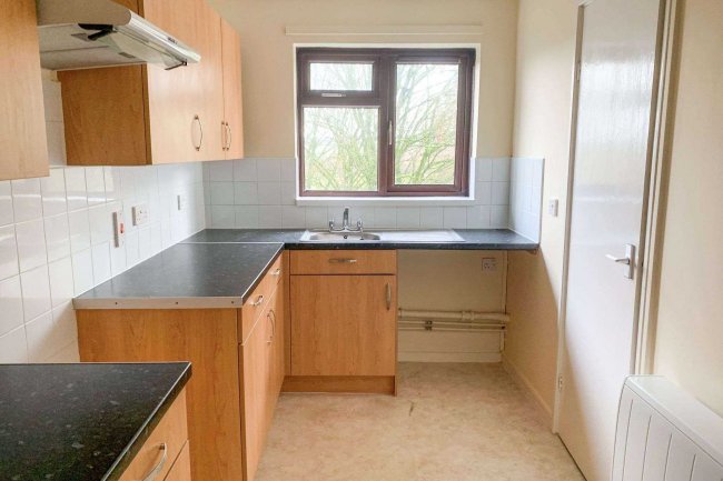 Flat 278 Lyde Road, Yeovil, BA21 5PN 10