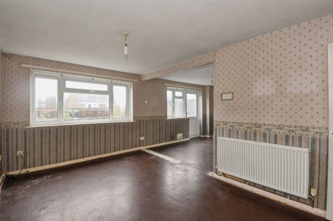 27 Highfield, Bracknell, RG12 8XD 10