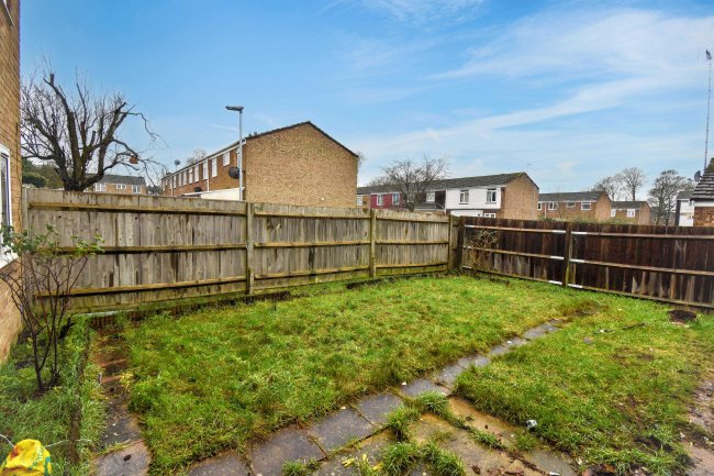 27 Highfield, Bracknell, RG12 8XD 10