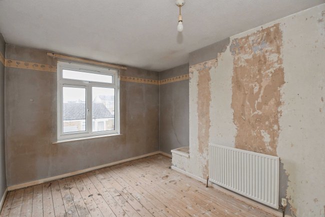 27 Highfield, Bracknell, RG12 8XD 10