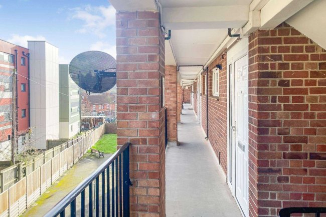 Flat 14 Wellington Flats, Salthouse Lane, Yeovil, BA20 1TX 9