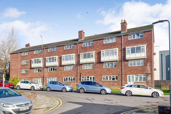 Flat 14 Wellington Flats, Salthouse Lane, Yeovil, BA20 1TX 9