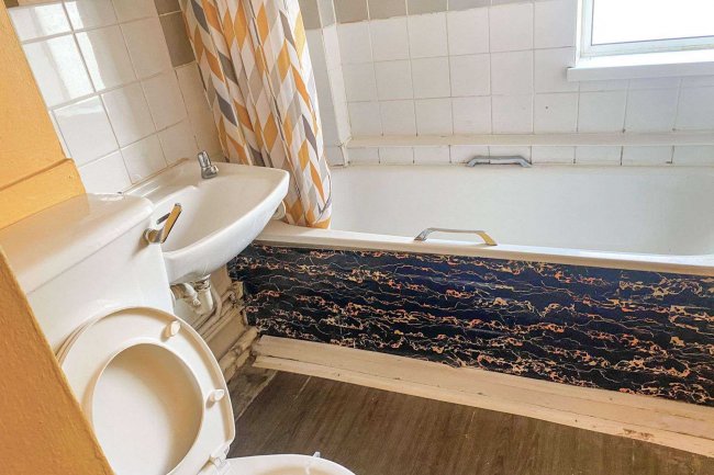 Flat 14 Wellington Flats, Salthouse Lane, Yeovil, BA20 1TX 9