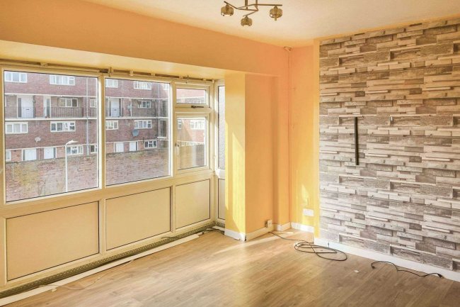 Flat 14 Wellington Flats, Salthouse Lane, Yeovil, BA20 1TX 9