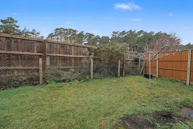 75 Sutton Field, Whitehill, Bordon, GU35 9BS 3