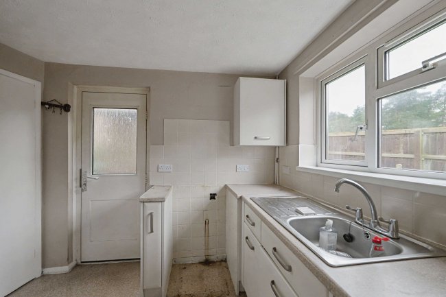 75 Sutton Field, Whitehill, Bordon, GU35 9BS 3