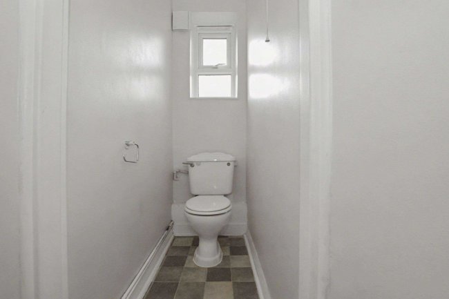 45 Kelmscott Gardens, Shepherds Bush, London W12 9DB 8