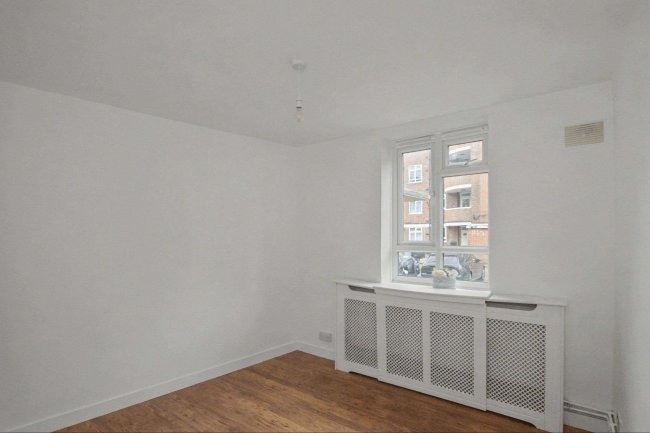 45 Kelmscott Gardens, Shepherds Bush, London W12 9DB 8