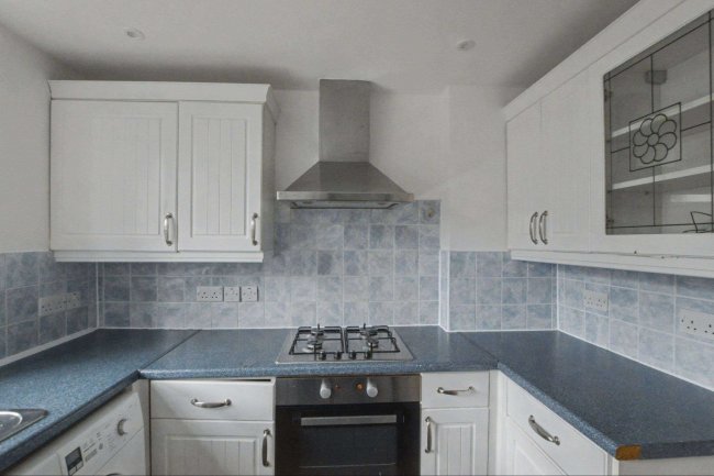 45 Kelmscott Gardens, Shepherds Bush, London W12 9DB 8