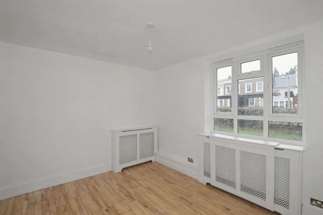 45 Kelmscott Gardens, Shepherds Bush, London W12 9DB 8