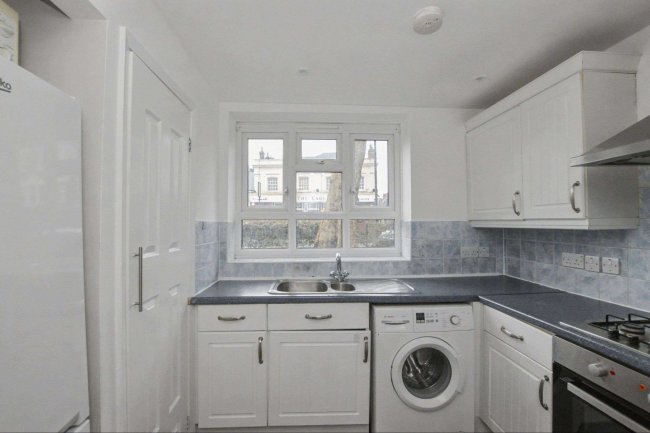 45 Kelmscott Gardens, Shepherds Bush, London W12 9DB 8