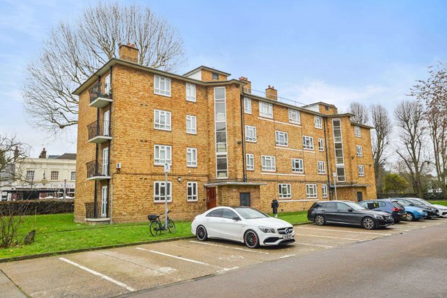 45 Kelmscott Gardens, Shepherds Bush, London W12 9DB 8