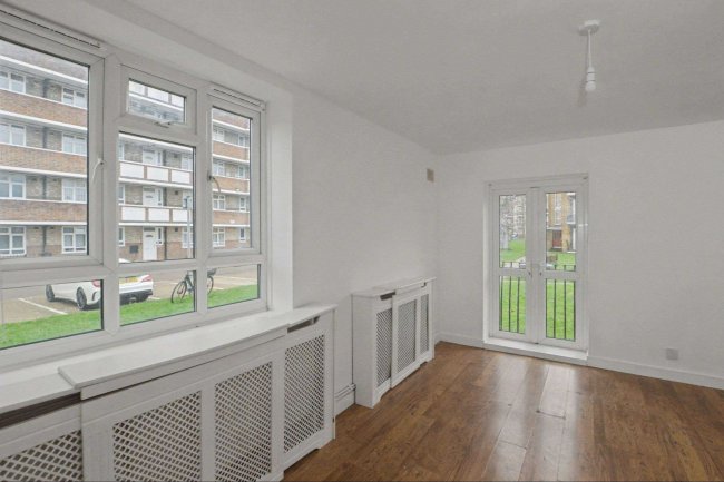 45 Kelmscott Gardens, Shepherds Bush, London W12 9DB 8