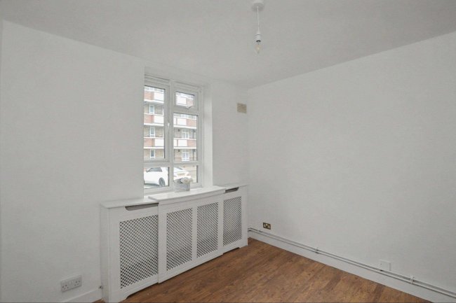 45 Kelmscott Gardens, Shepherds Bush, London W12 9DB 8