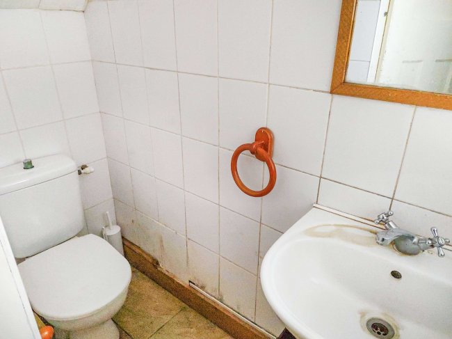 94 Lansbury Drive, Hayes, UB4 8SD 6