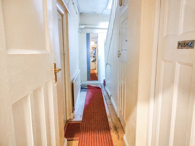 94 Lansbury Drive, Hayes, UB4 8SD 6