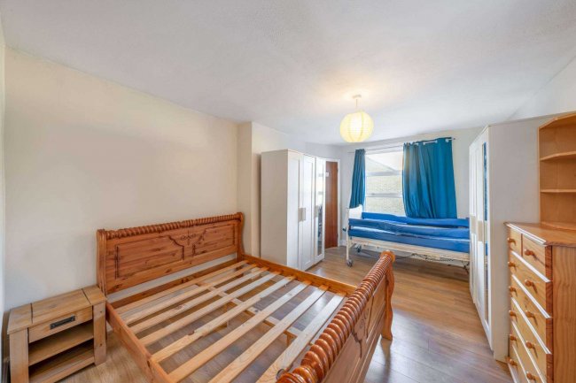 Flat 2, 12 Croxley Rd, Maida Hill, London W9 3HL 9