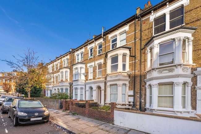 Flat 2, 12 Croxley Rd, Maida Hill, London W9 3HL 9