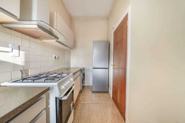 Flat 2, 12 Croxley Rd, Maida Hill, London W9 3HL 9