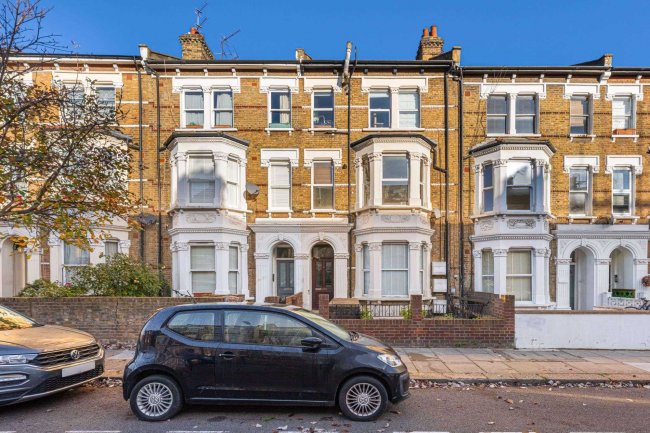 Flat 2, 12 Croxley Rd, Maida Hill, London W9 3HL 9