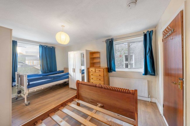 Flat 2, 12 Croxley Rd, Maida Hill, London W9 3HL 9