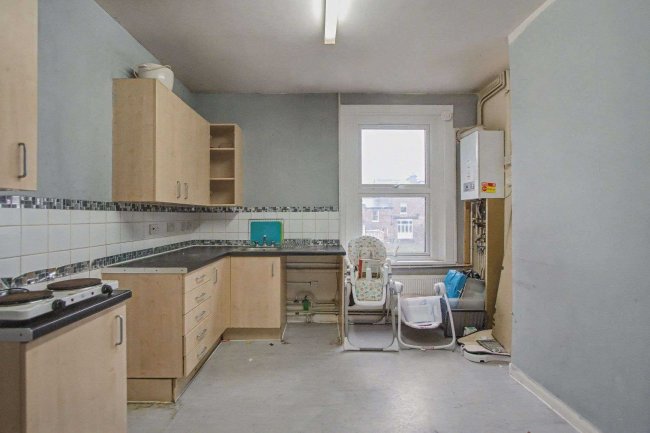 Flat B, 112 Victoria Road, London NW6 6QB 7