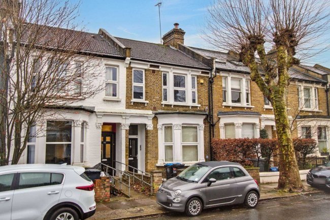 Flat B, 112 Victoria Road, London NW6 6QB 7