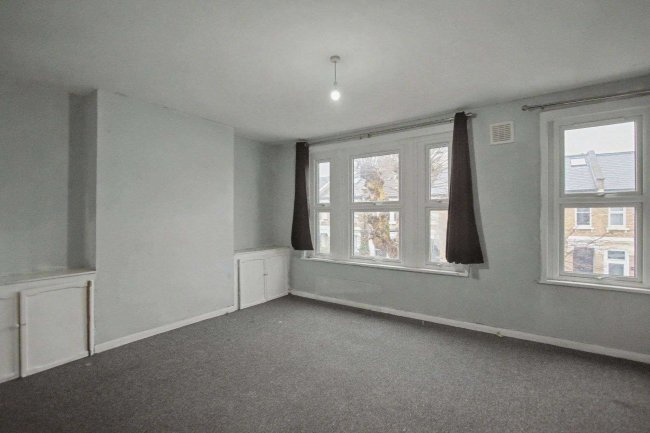 Flat B, 112 Victoria Road, London NW6 6QB 7