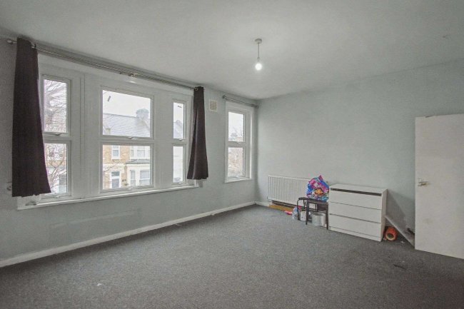 Flat B, 112 Victoria Road, London NW6 6QB 7