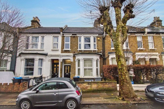Flat B, 112 Victoria Road, London NW6 6QB 7