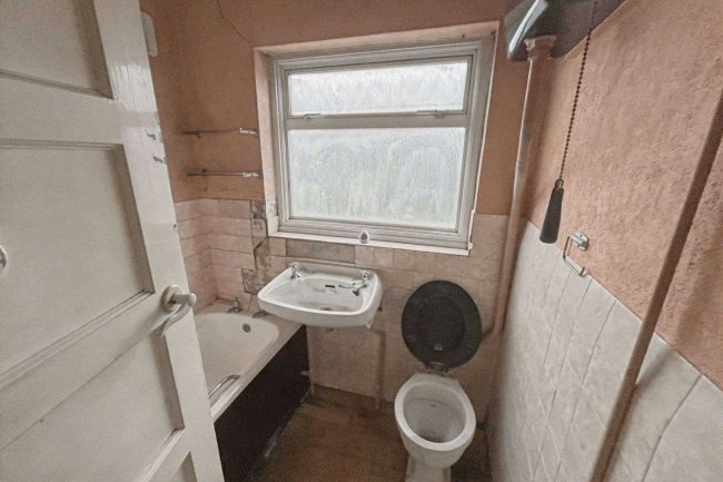 269 Hook Rise South, Surbiton, Surrey KT6 7LT 9