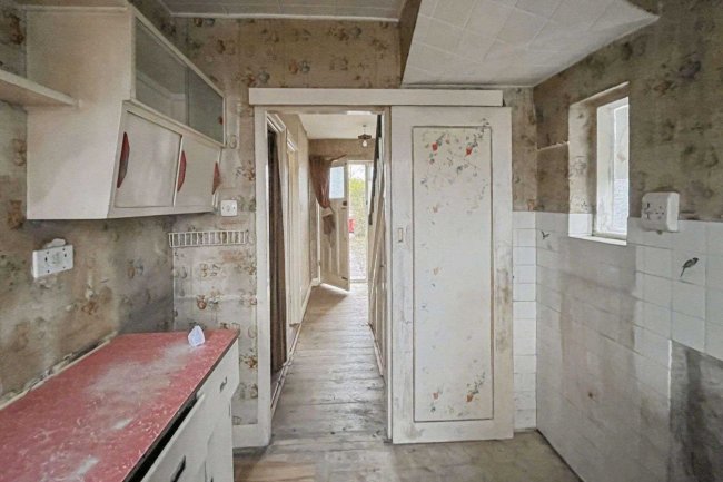 269 Hook Rise South, Surbiton, Surrey KT6 7LT 9