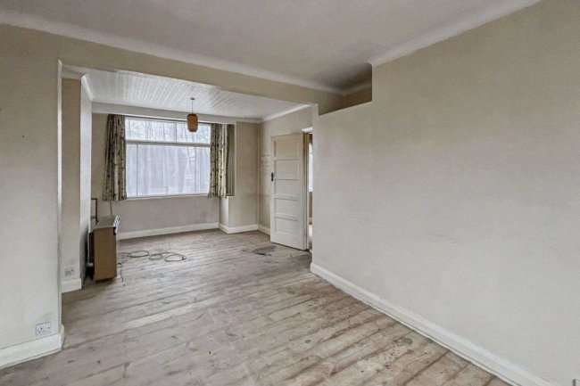 269 Hook Rise South, Surbiton, Surrey KT6 7LT 9