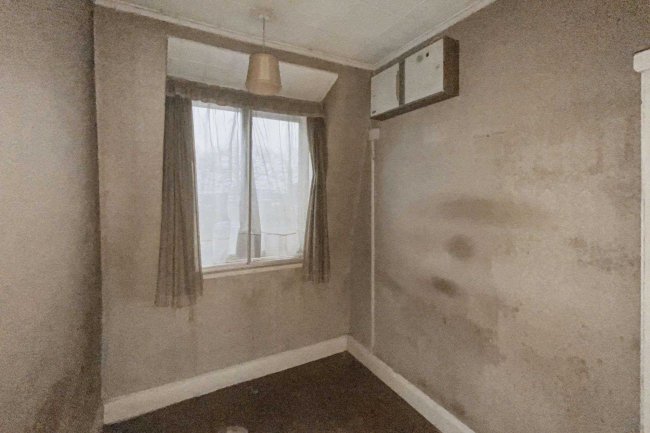 269 Hook Rise South, Surbiton, Surrey KT6 7LT 9