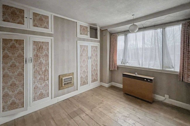 269 Hook Rise South, Surbiton, Surrey KT6 7LT 9