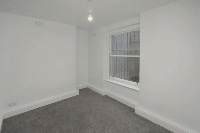 Flat A, 46 Chesterton Road, Notting Hill, London W10 6ER 4