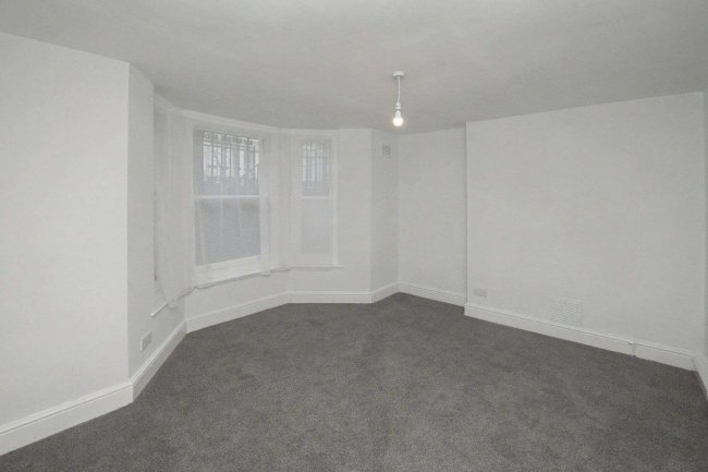 Flat A, 46 Chesterton Road, Notting Hill, London W10 6ER 4