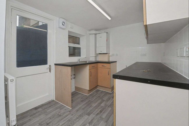 Flat A, 46 Chesterton Road, Notting Hill, London W10 6ER 4