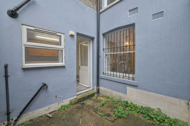 Flat A, 46 Chesterton Road, Notting Hill, London W10 6ER 4