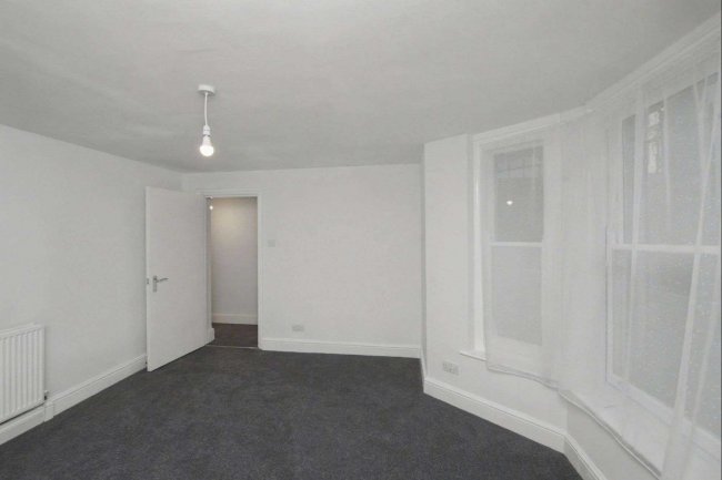 Flat A, 46 Chesterton Road, Notting Hill, London W10 6ER 4