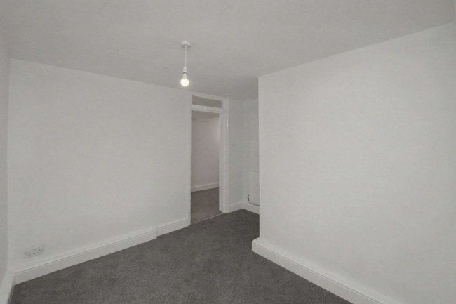 Flat A, 46 Chesterton Road, Notting Hill, London W10 6ER 4