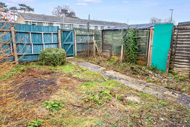 2 The Firs, Chippenham, Wiltshire, SN14 0PG 9