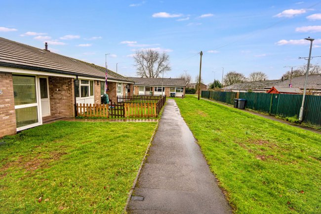 2 The Firs, Chippenham, Wiltshire, SN14 0PG 9