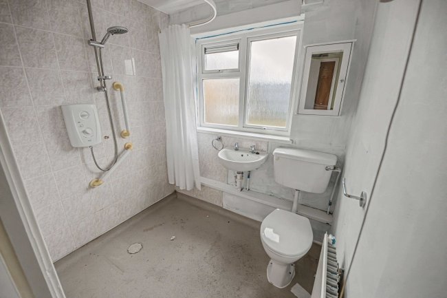 2 The Firs, Chippenham, Wiltshire, SN14 0PG 9