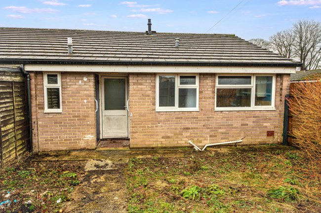 2 The Firs, Chippenham, Wiltshire, SN14 0PG 9