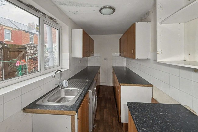 90 Oxford Road, Hartlepool, TS25 5SA 6