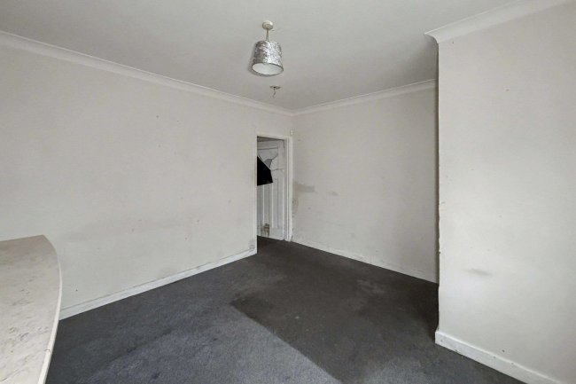 90 Oxford Road, Hartlepool, TS25 5SA 6