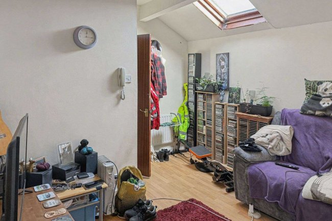 37 Carlyle Road, Birmingham B16 9BH 7